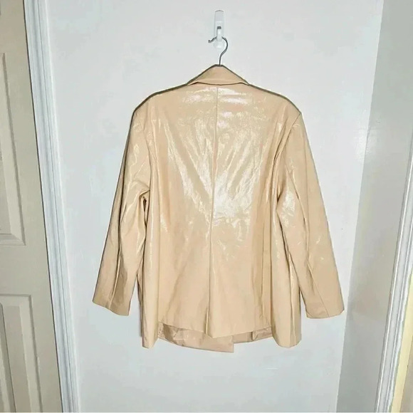 NWT Eloquii Patent Faux Leather Blazer in Macadamia - Picture 7 of 7
